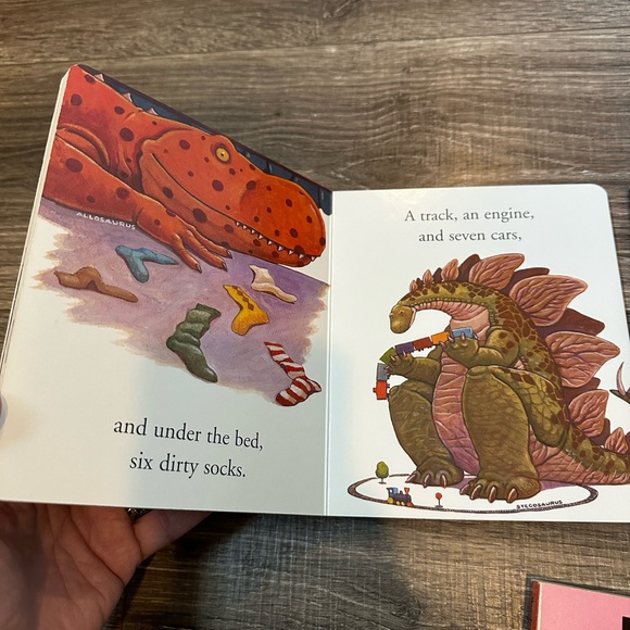 Children's Book Set - Dinosaur, Construction, and Boat Themes - Picture 4 of 9